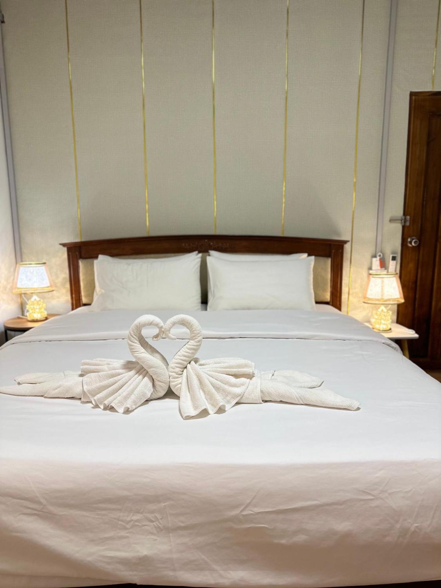 Service Apartment ห้อง102 ใจกลางเมืองใกล้แหล่งท่องเที่ยว Lampang Exteriör bild