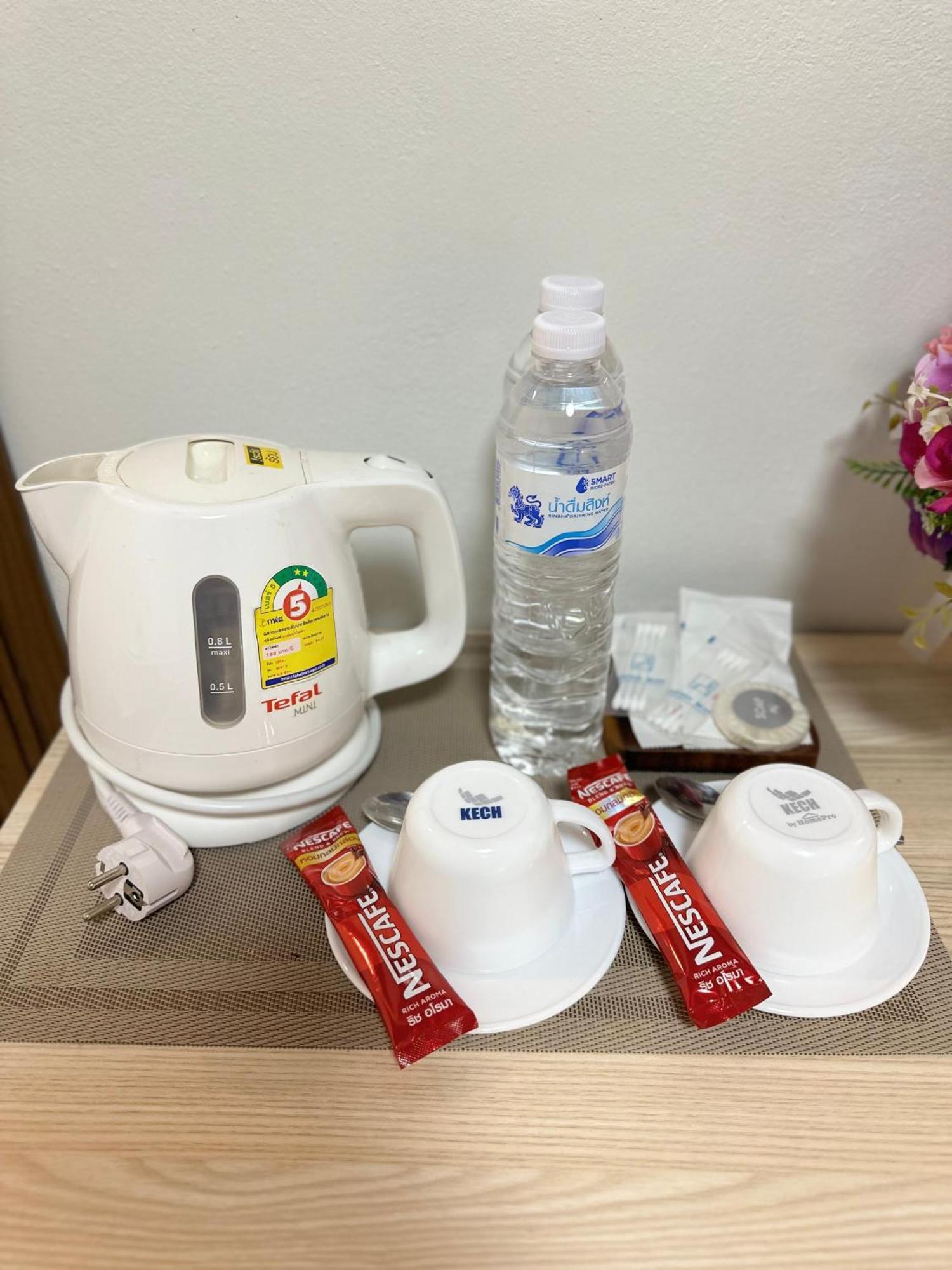 Service Apartment ห้อง102 ใจกลางเมืองใกล้แหล่งท่องเที่ยว Lampang Exteriör bild