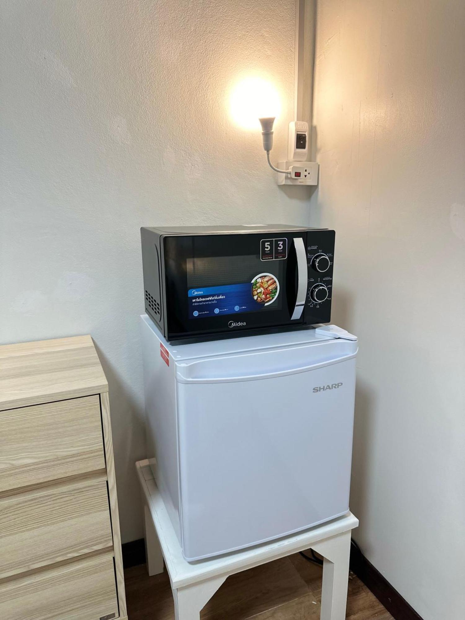 Service Apartment ห้อง102 ใจกลางเมืองใกล้แหล่งท่องเที่ยว Lampang Exteriör bild